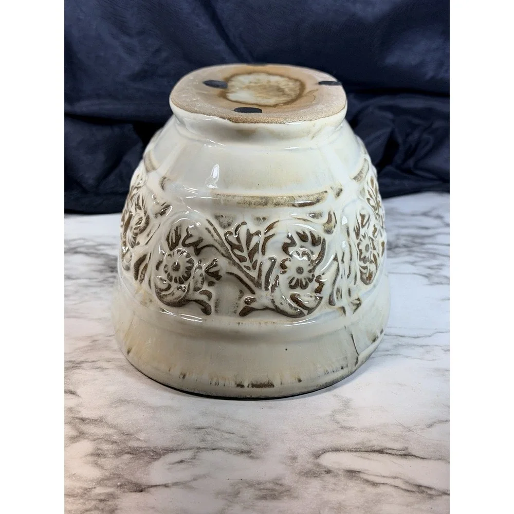 Ivory White leaf Floral Embossed Ceramic Indoor/Outdoor Planter/Pot  11.5(p2893)